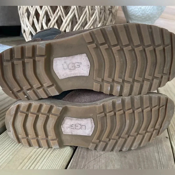 UGG BRown Leather Boots size US 11 Mens Lace Up Waterproof - Picture 2 of 10